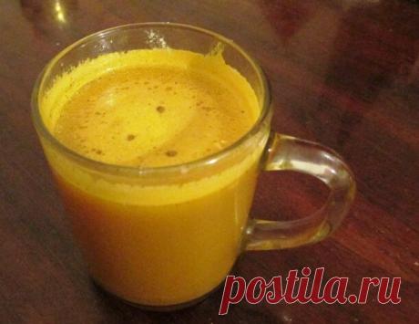 Чай из куркумы рецепт. Чай из куркумы является популярным напитком в Азии и называют там его как «жидкое золото». Считается, что такое название этот напиток имеет за свои ценные лечебные свойства и его золотой цвет. А ценится это растение в первую очередь из-за содержания в нем активного соединения куркумина. Это лекарственное растение обладает сильными противовоспалительными свойствами и этот золотой...