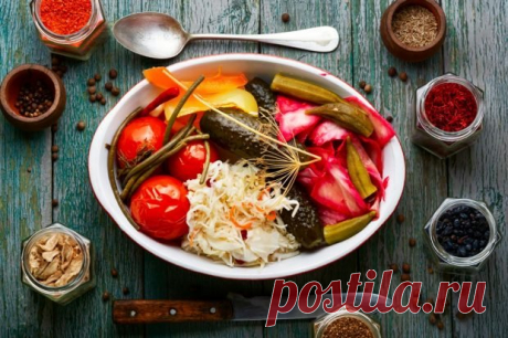 Квашеная капуста с помидорами на зиму в банках — Домашние заботы