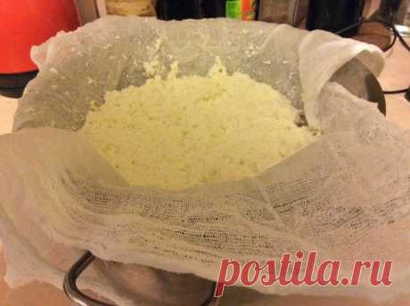 PavlovaNata
Творог ок 500гр : 2 литра молока и 1 литр кефира.