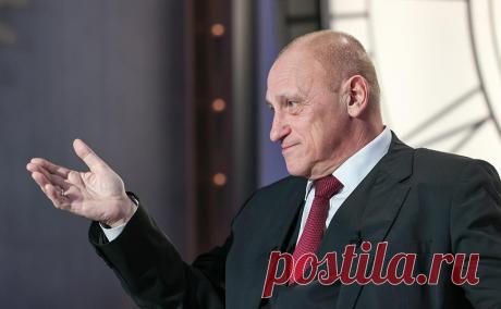 Аузан предупредил об опасной границе, грозящей спиралью инфляции. Декан экономфака МГУ предупредил о рисках спиралевидного развития инфляции на фоне быстрого роста ОПК, ставшего для экономики инъекцией адреналина. Пока ЦБ и Минфин удерживают ситуацию, но опасная граница близка, cчитает он