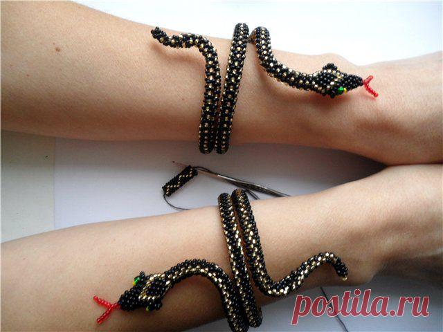 Украшения из бисера.  Браслет "Змейка".