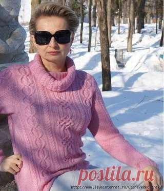 Розовый свитер спицами