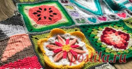 Pinwheel Block Variation from original block I made a year ago ( Scrappy Rug: Pinwheel Block )        This time I'm using just 2 yarns for each block :)   ...