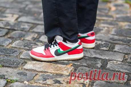Названы трендовые кроссовки на 2023 год. Редактор модного портала Who What Wear Максин Эггенбергер назвала трендовые кроссовки на 2023 год. В грядущем году актуальными станут данные изделия в стиле ретро. Кроме того, модными окажутся треккинговые кроссовки и обувь с футуристическим дизайном, а также модель Nike Air Force 1.