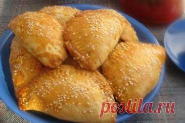 Закусочные пирожки с сырной начинкой — Домашняя кулинария