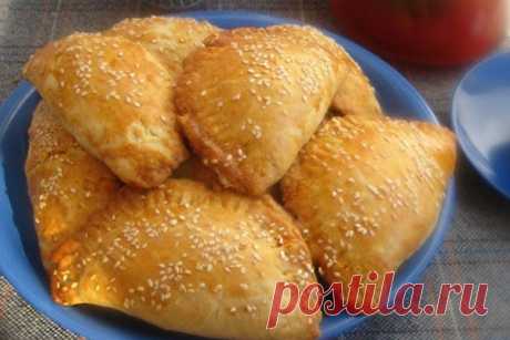 Закусочные пирожки с сырной начинкой — Домашняя кулинария