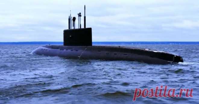 Россия нанесла удары крылатыми ракетами «Калибр» по столице ИГ с подлодки в Средиземном море. Это первое практическое применение такого оружия. Так Россия ответила на подтверждение данных о теракте на борту А321 в Египте, пишет РБК.