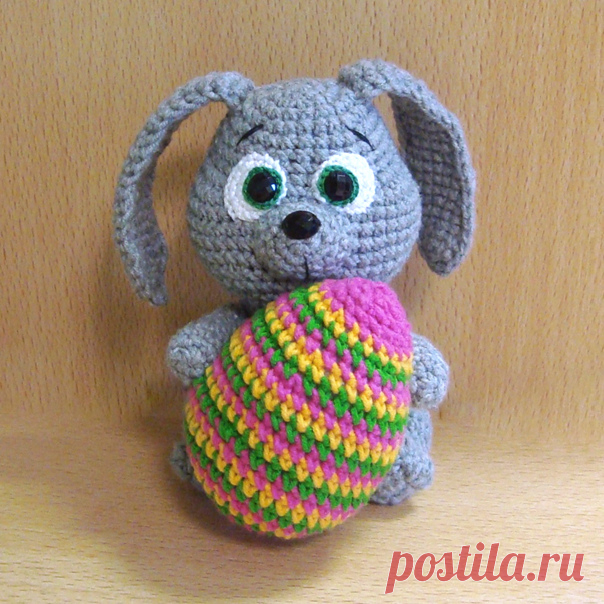Пасхальный кролик 

 Высота вязаной игрушки примерно 11 см
 Пряжа YarnArt Jeans (https://vk.com/album-180151698_262066517)
 Крючок 2-2,5 мм