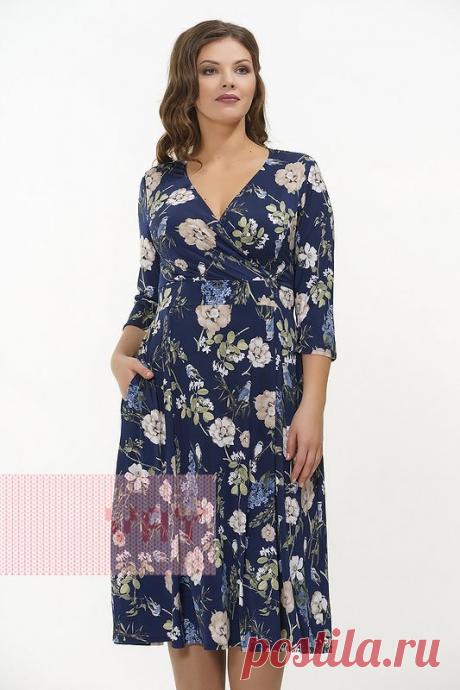 Летние офисные платья от марки VAY. Женские летние платья для работы от  VAY (артикул 3404), цветовое решение иволга/синий. Ещё больше женских платьев марки ВЭЙ на наших сайтах. Официальное представительство бренда VAY: купить в розницу в магазине Согревай.ру https://www.sogrevay.ru, оптовые закупки на Ньювэй.ру https://www.newvay.ru