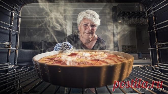 10 слов на идише, которые помогут понять еврейскую культуру Идиш (дословно «еврейский») считается языком ашкеназских евреев, живших в Европе и использовавших его в быту для общения. Еще в начале минувшего века