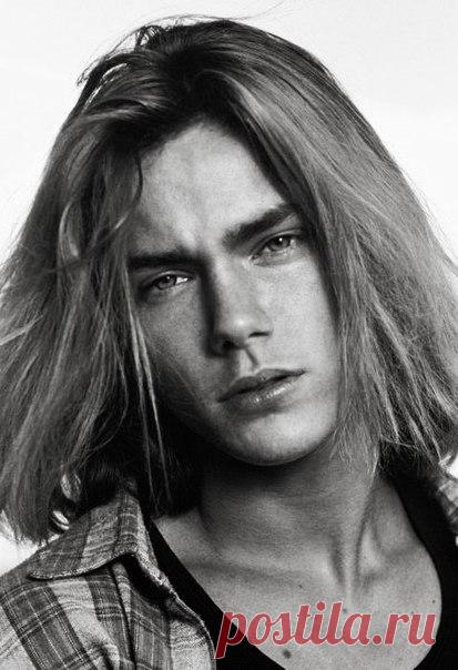 Ривер Феникс: 20 тыс изображений найдено в Яндекс.Картинках