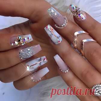 ✨LUXURY NAIL LOUNGE ✨ no Instagram: “✨ Sweet Serenity ✨ Engagement nails for our girl @cupcakesbyash • Rose gold flakes supplied by @ourmall_app  #glamourchicbeauty…” 2,345 Gostos, 32 Comentários - ✨LUXURY NAIL LOUNGE ✨ (@glamour_chic_beauty) no Instagram: 