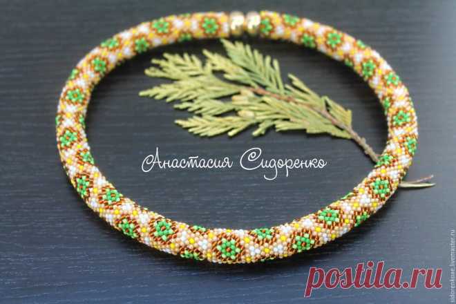 Жгут из японского бисера Toho Марокканская мозаика Купить или заказать Жгут из японского бисера Toho Марокканская мозаика в интернет-магазине на Ярмарке Мастеров. Жгут выполнен из элитного японского бисера Тохо. Жгут из японского бисера модной яркой расцветки будет вашим неповторимым аксессуаром который привлечет внимание и уж точно не оставит Вас незамеченной. Жгут очень красиво мерцает и переливается. Фурнитура золотого цвета. Магнитная застежка Длина 48 см. Фурнитура по...