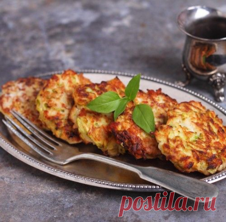 Оладушки из курицы и молодых кабачков – пошаговый рецепт с фото от Петелинки