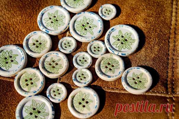 Первая помощь ребенку, если он подавился Аспирация инородным телом — это попадание предмета или куска пищи в гортань или ниже, которое приводит к удушью и невозможности дышать. Это опасное состояние, где правильное поведение оказавшегося рядом взрослого решает всё.