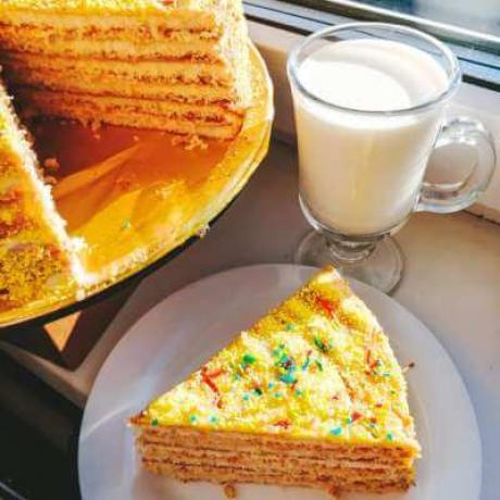 Торт Ленивая Жена по домашнему рецепт приготовления блюда занимает 40 мин времени