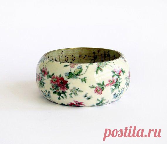 Floral Wood Bangle Bracelet Decoupage Statement от LENNYshop