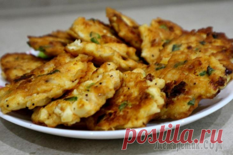 Завтрак из курицы и плавленого сырка Обожаю эти нежные, сочные и очень вкусные рубленные котлетки. Я часто их готовлю на завтрак или в качестве перекуса для бутербродов вместо колбасы. А также они отлично подойдут к любому гарниру или са...