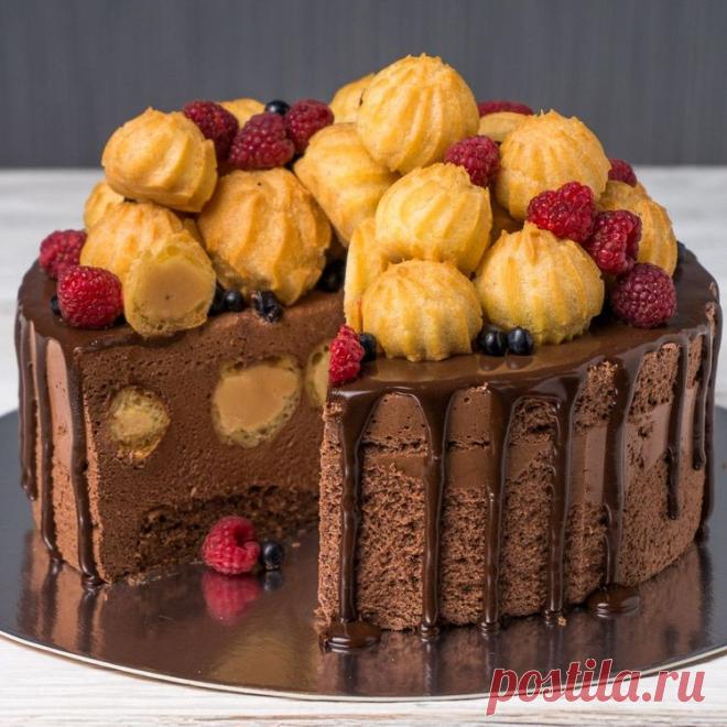 Шоколадный торт-суфле с карамельными профитролями - РЕЦЕПТЫ с ФОТО - пошагово вкусные простые домашние рецепты блюд в духовке, салаты, курица, мясо, супы, картошка, пироги, торты