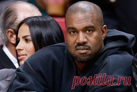 Канье Уэст отнял телефон у журналистки из-за одного вопроса о его жене. Американский рэпер и дизайнер Канье Уэст отнял телефон у папарацци из-за одного вопроса о его жене — дизайнере Бьянке Цензори. На размещенных кадрах журналистка поинтересовалась у идущего по улице 46-летнего исполнителя, действительно ли он контролирует свою супругу и запрещает ей пользоваться социальными сетями.