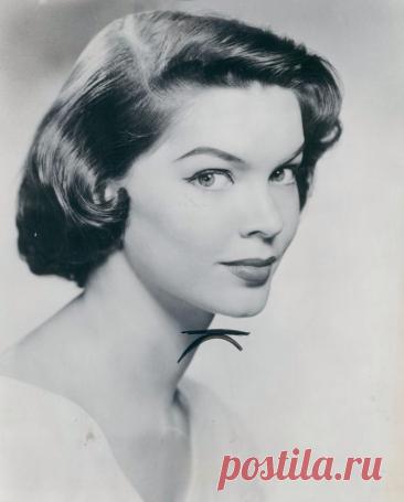 Эллен Бёрстин, 7 декабря, 1932