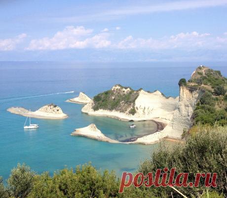 Остров Корфу в Греции Греческий остров Корфу - необыкновенной красоты бухты, шикарнейшая природа, чистейшее море и великолепные пляжи.