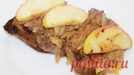 Печень с яблоками