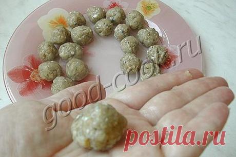 Хорошая кухня - салат с рисом и рыбными фрикадельками. Кулинарная книга рецептов. Салаты, выпечка.