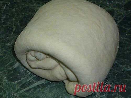 Чудо-тесто на кефире (для жарки)
Если вы не очень любите готовить дрожжевое тесто, или, может быть, побаиваетесь «общаться» с дрожжами, то это тесто, по-моему, максимально похоже на дрожжевое, хотя сделано на кефире. Можно, кстати, удачно пристроить забытый стакан кефира или простокваши. Тесто просто замечательное.
Для таких экспериментаторов, как я) — получите удовольствие от интересного и необычного способа приготовления. Из этого теста можно приготовить пирожки, беляши,...