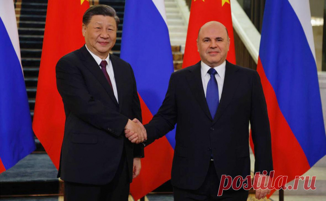 Мишустин впервые прибыл в Китай в качестве премьер-министра. Российский премьер-министр Михаил Мишустин прилетел в Шанхай, где встретится с китайским лидером Си Цзиньпином и примет участие в российско-китайском бизнес-форуме, сообщает пресс-служба правительства России в телеграм-канале.