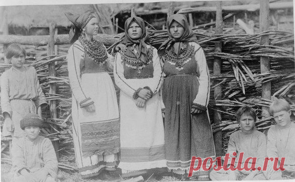 Праздничная и повседневная сельская одежда / История цивилизаций!