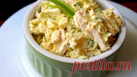 Салат с пекинской капустой и курицей. Правильное питание!!! | Блоги о даче, рецептах, рыбалке
#ПохудениеИПравильноепитание,#ЗдоровыйОбразЖизни,#Рецепты,#Красота,#ПП

Ингредиенты: Отварное филе куриной — 300 г 
Отварное филе кальмаров — 3 шт. 
Перец болгарский — 1 шт. 
Капуста пекинская — 300 г 
Помидоры — 2 шт. 
Яблоко среднее (кисло-сладкое) — 1 шт.
Соль — по вкусу
Сметана — опционально
Сок лимона — по вкусу ...