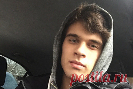 Россиянин опоздал на разбившийся самолет и остался жив. Житель Башкирии Александр Цывинский опоздал на разбившийся самолет L-410 с парашютистами и остался жив. Он зарегистрировался, но не смог попасть на рейс, потому что отвлекся на телефонный разговор. Однако в самолете летел его брат, которому не удалось выжить при крушении.