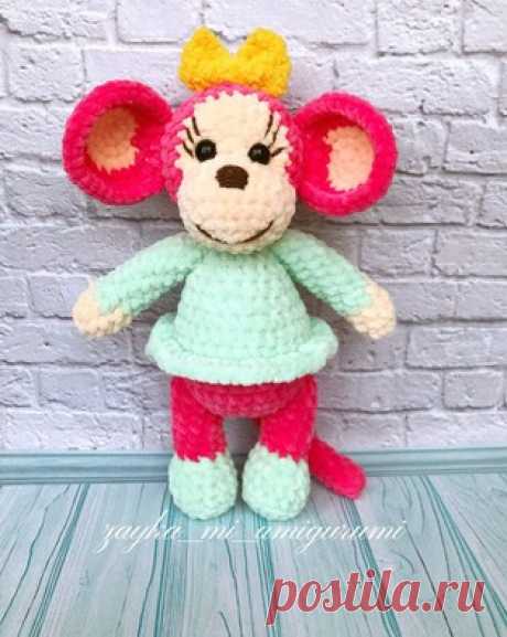 Обезьянка амигуруми. Схемы и описания для вязания игрушек крючком! Бесплатный мастер-класс по вязанию плюшевой обезьянки крючком от Миранды Айвазян. Рост вязаной обезьяны примерно 27 см. Для изготовления игрушки вам п…