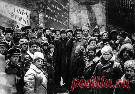 Факт, что зарождающемуся советскому государству - противнику любой формы капитализма - многомиллионную финансовую помощь десятилетиями оказывали именно воротилы западного бизнеса, замалчивается и сегодня.