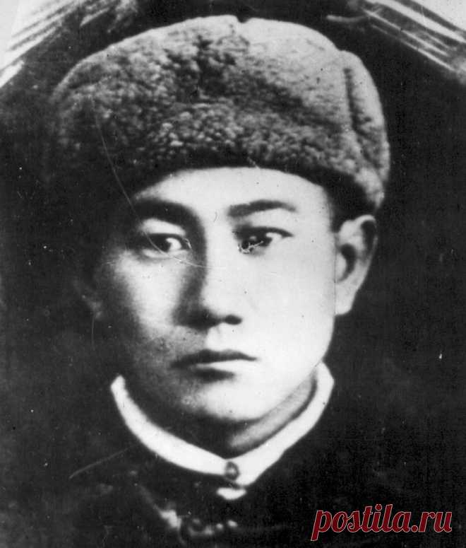 Славный сын казахского народа Тулеген Тохтаров лично истребил за сутки 150 немецких солдат и офицеров