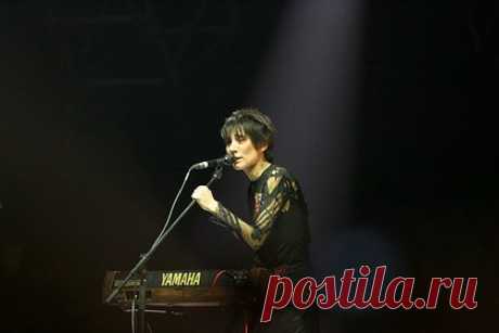 Земфира рассказала о «чудовищной» организации концерта в Казахстане. Российская певица Земфира (полное имя — Земфира Рамазанова, внесена Минюстом в реестр иноагентов) пожаловалась на организацию концерта в Казахстане. Исполнительница отметила, что организация мероприятия была «чудовищной». «Вывезли на профессионализме», — написала она.