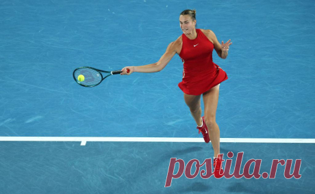 Белоруска Соболенко второй год подряд вышла в полуфинал Australian Open. Вторая ракетка мира в 1/4 финала легко победила Барбору Крейчикову из Чехии. За выход в финал она поспорит с американкой Кори Гауфф
