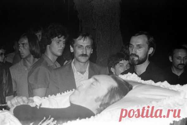 Прощание... Роковой год 1980...