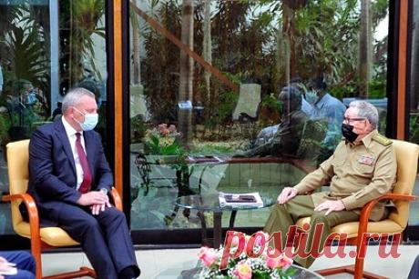 Российский вице-премьер встретился с генералом Кастро. Вице-премьер России Юрий Борисов во время рабочей поездки в Гавану встретился с генералом Раулем Кастро и президентом республики Мигелем Диасом-Канелем. Стороны заявили о хорошем уровне сотрудничества двух стран и договорились укреплять связи. Борисов также провел переговоры с лидером компартии Мигелем Диасом-Канелем.