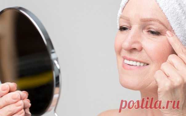 ЖЕЛАТИН ПОМОЖЕТ ОТ МОРЩИН

Знаете ли вы, что для подтяжки кожи щек и второго подбородка используют именно желатин, потому что он обладает стягивающим эффектом?