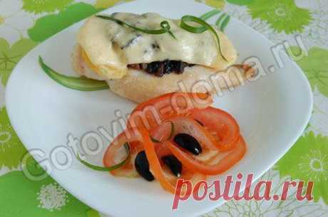 Рецепт: Куриная грудка, запеченная с апельсинами и шампиньонами под сыром