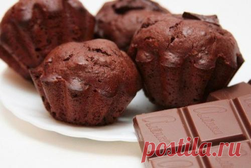 Маффины шоколадные.  Ингредиенты: Мука - 250 г. Сахар - 250 г. Масло сливочное - 100 г. Йогурт питьевой без добавок - 1 стакан. Какао - порошок - 100 г. Разрыхлитель - 1 ч. л. Соль - 1/2 ч. л. Сода - 1/2 ч. л. Яйцо - 2 шт. Ваниль - 1 ...