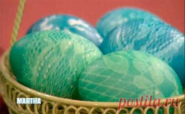 Кружевные пасхальные яйца : 4 варианта декора