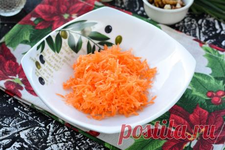 Салат "Белочка" из плавленых сырков и моркови: рецепт с фото пошагово