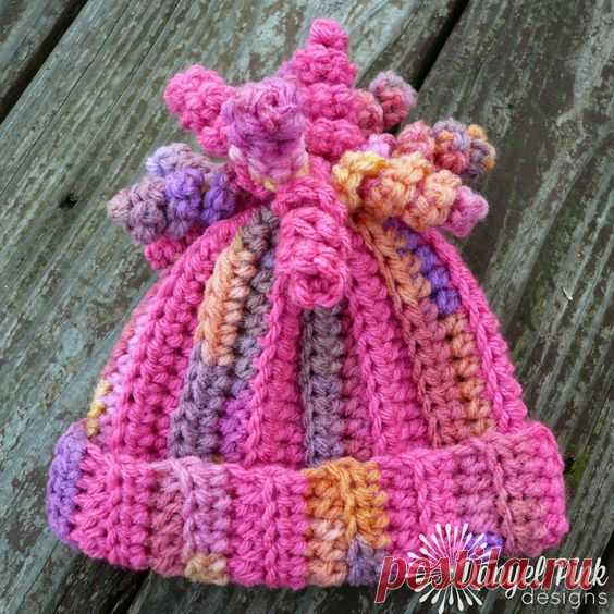 How cute is this??? Fall is in the air already here; so time to get ready. Baby to adult sizes. Danyel Pink Designs: FREE CROCHET PATTERN - Delaney…