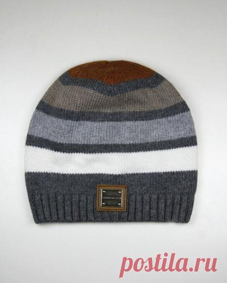Шапка &quot;Полосы&quot; без помпона. Шапка зимняя без подкладки, без завязок. Посадка с напуском прекрасно закрывает все уязвимые к холоду места - лоб, уши, шею. 

2700 руб