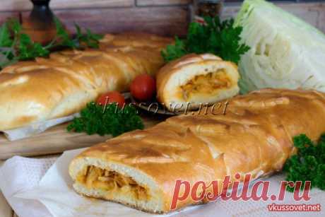 Кулебяка с капустой Рецепт приготовления кулебяки с капустой. Кулебяка – это самая традиционная, старинная русская выпечка из дрожжевого теста, оформленная в виде закрытого вытянутого пирога (видимо, чтобы лучше пропекался). На сегодняшний день существует огромное количество начинок для этого пирога: мясная, грибная