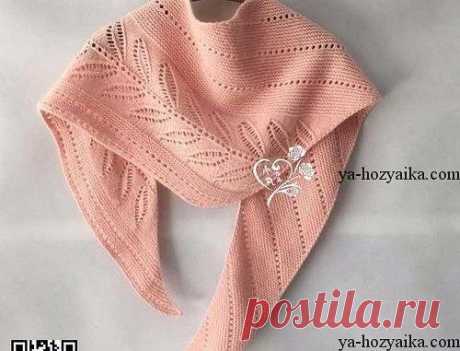 Бактус с узором листья.Схему смотрите здесь https://ya-hozyaika.com/vyazanie-spitsami/shali-palantiny-spitsami/baktus-s-uzorom-list-ya/