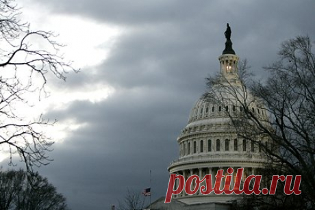В США предложили выйти из ДСНВ. Группа сенаторов-республиканцев внесла на рассмотрение в Конгресс законопроект об уменьшении стратегических наступательных вооружений (ДСНВ) и укреплении ядерных сил стран. Документ под названием «Нет новому договору об СНВ» разработали сенаторы Джим Риш (Айдахо), Том Коттон (Арканзас), Марко Рубио (Флорида) и другие.